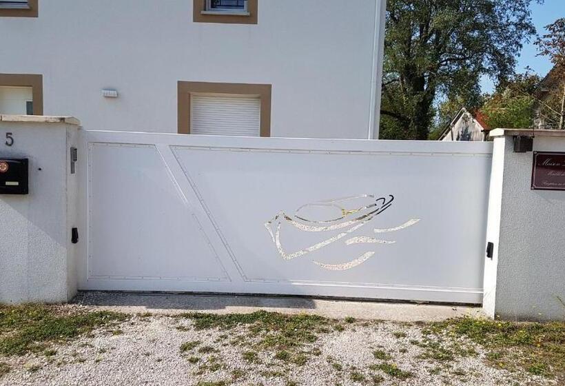 스탠다드 발코니 룸, Maison Lucilda