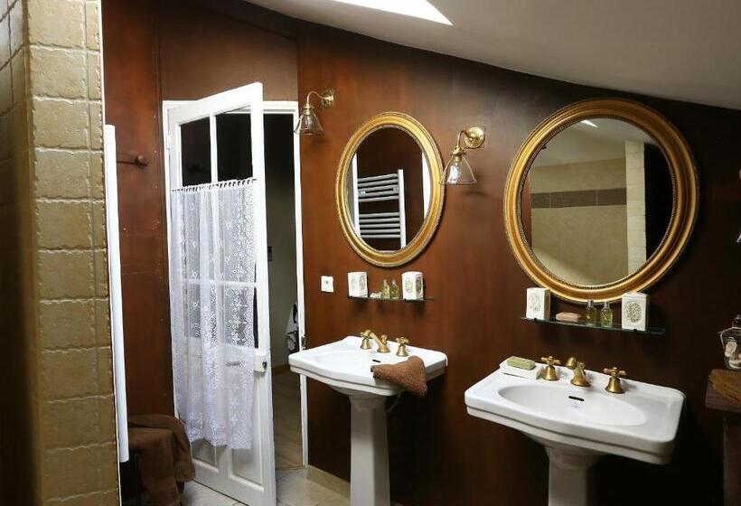 デラックストリプルルーム, Domaine De Rhodes B&b