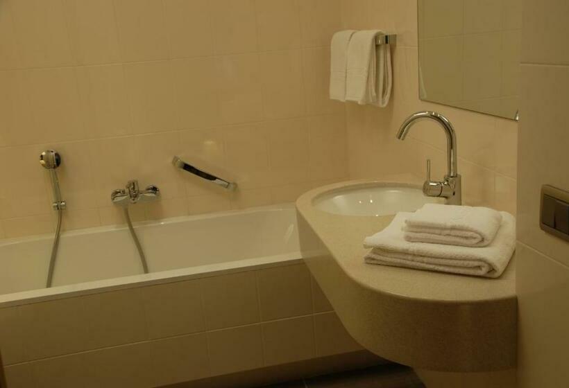 غرفة قياسية فردية, Celisol Cerdagne