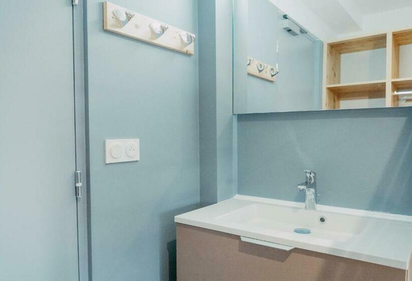 חדר סטנדרט לשלושה עם חדר אמבטיה משוף, Cis-ethic Etapes De Val Cenis