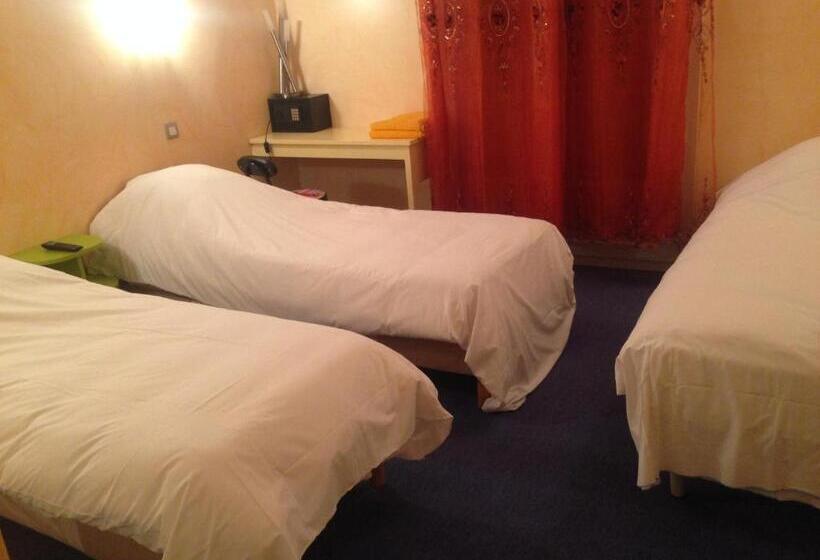 スタンダードトリプルルーム, Family Hôtel