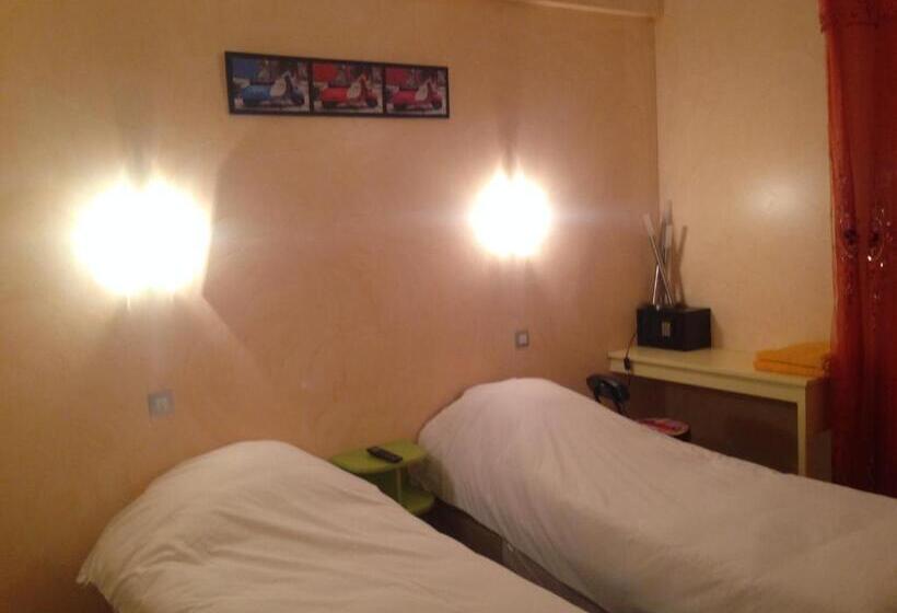 اتاق راحتی سه تخته, Family Hôtel