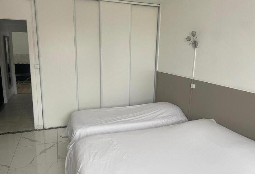 １ベッドルームのデラックスアパートメント, Family Hôtel