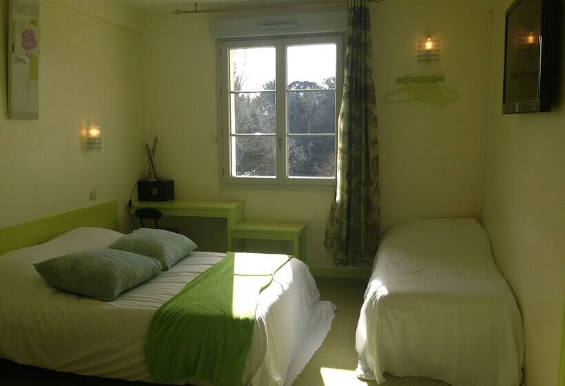 패밀리 룸, Family Hôtel