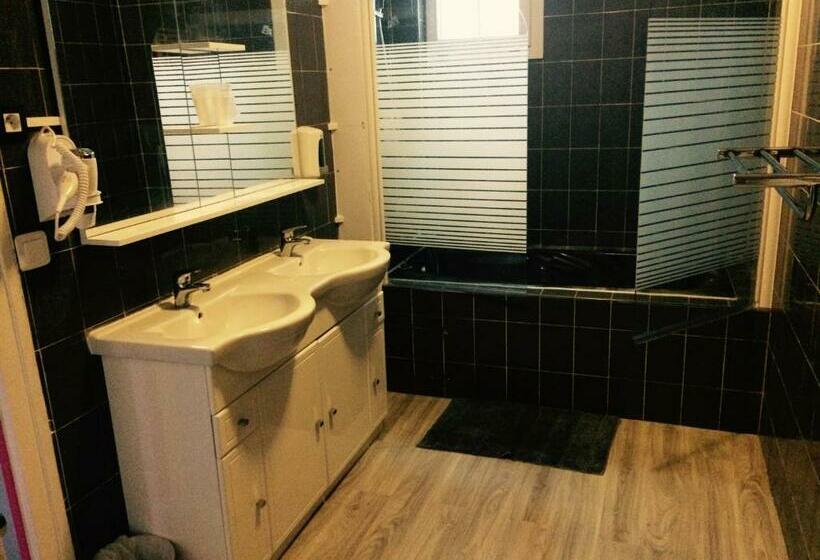 スタンダード5人部屋, Family Hôtel