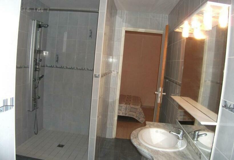 带露台的标准工作室, Hôtel Restaurant De La Gare