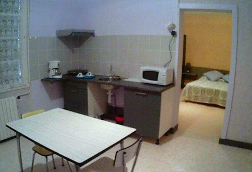 带花园景观的标准工作室, Hôtel Restaurant De La Gare