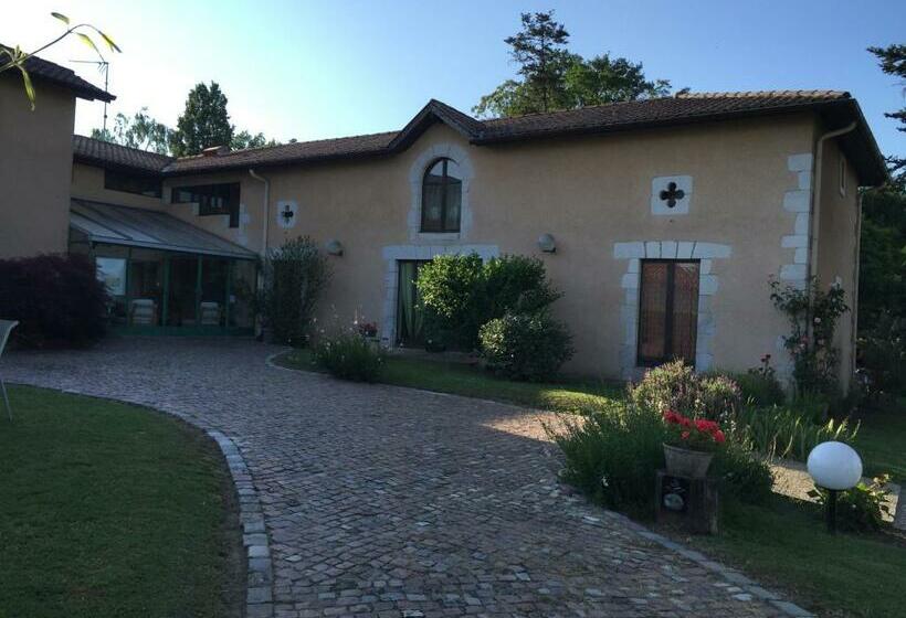 标准工作室, Hôtel Studios Les Acacias