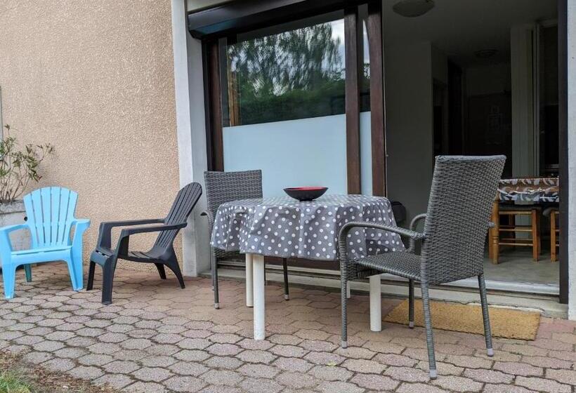 标准工作室, Hôtel Studios Les Acacias