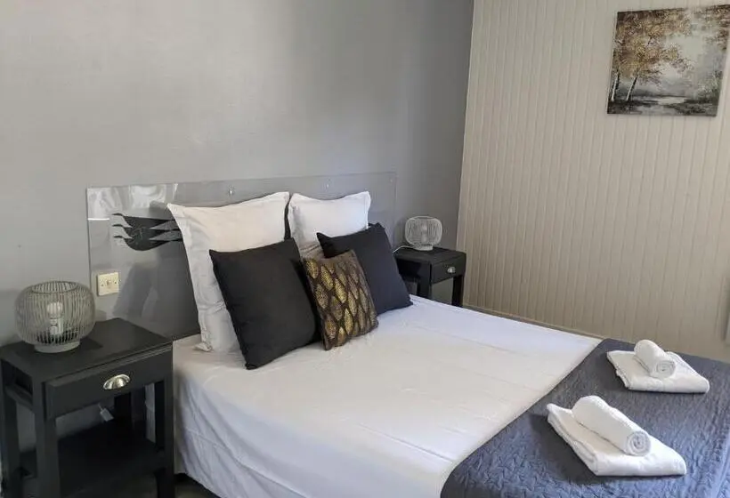 Standard-studio, Hôtel Studios Les Acacias