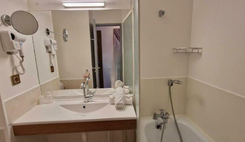 Номер Стандарт Двуспальная Кровать, Kyriad Direct Arpajon