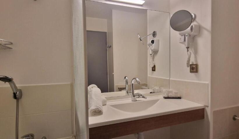 Номер Стандарт, Kyriad Direct Arpajon