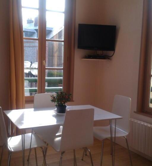 标准工作室, Les Galets Bleus