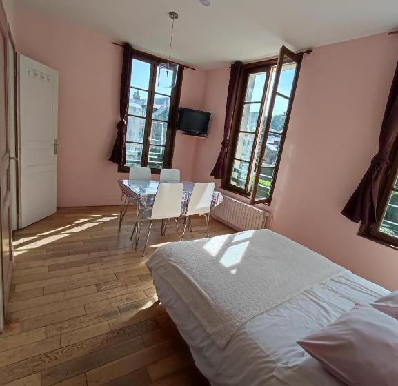 标准工作室, Les Galets Bleus