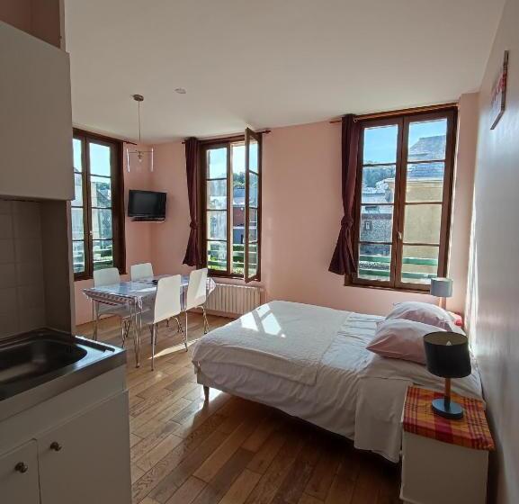 标准工作室, Les Galets Bleus