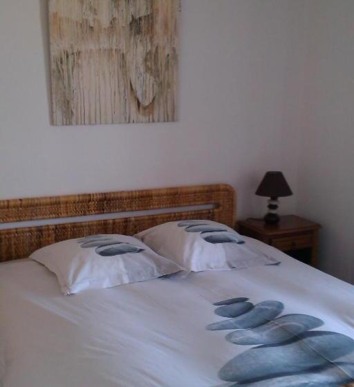 Standard room with outdoor bath, Les Galets Bleus