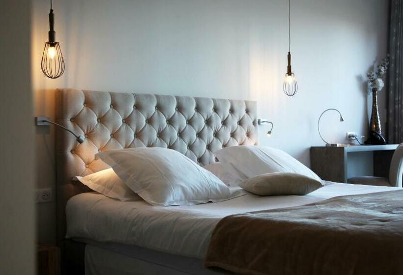 패밀리 룸, Scandola