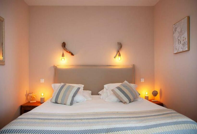 디럭스 패밀리 룸, Scandola