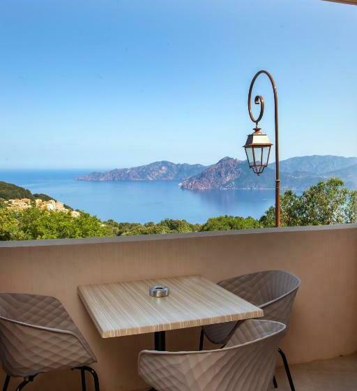 디럭스 패밀리 룸, Scandola