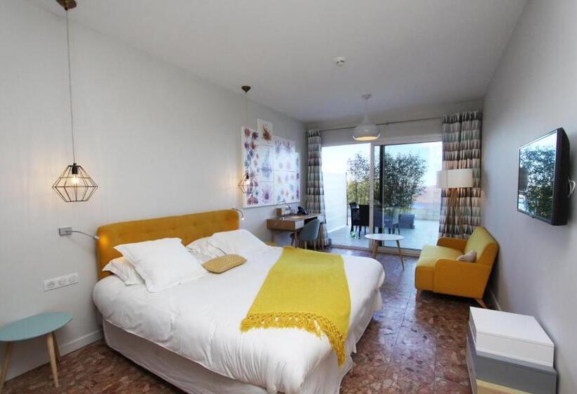 스탠다드 테라스 룸, Scandola