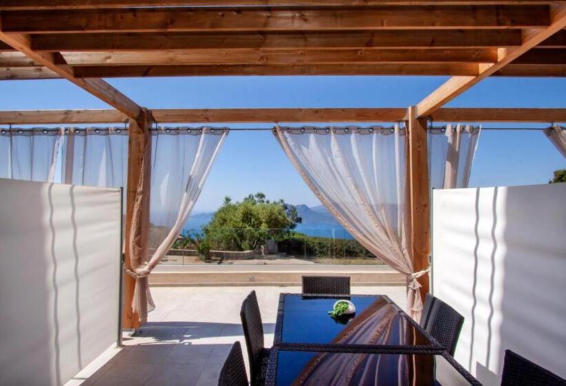 스탠다드 테라스 룸, Scandola