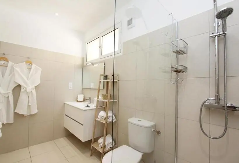Standard-huone, Scandola
