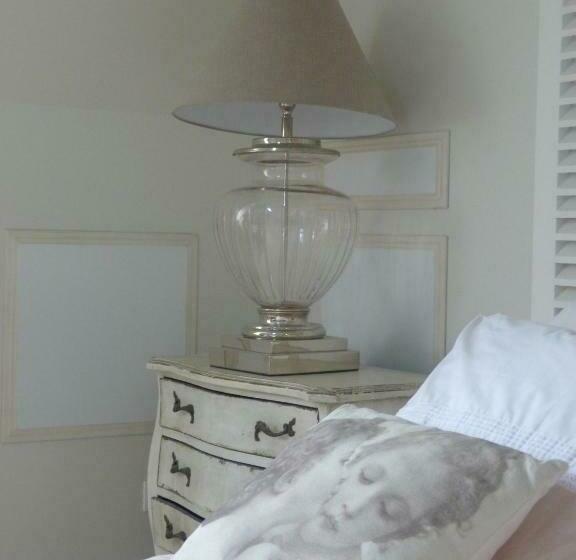 جناح إدارى, Bienvenue Chez Nous