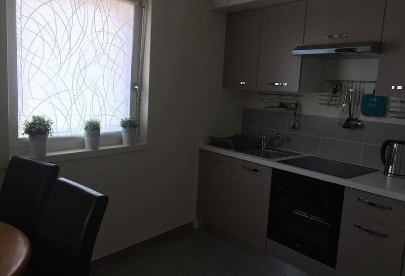 منزل غرفتين نوم, Bienvenue Chez Nous