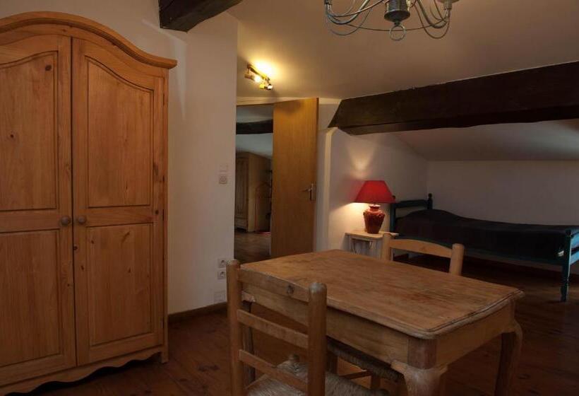 غرفة قياسية ثلاثية, Domaine Bellelauze