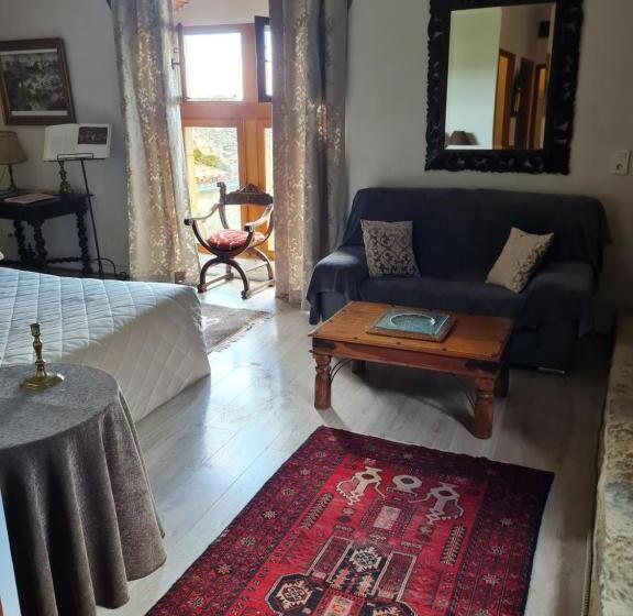 سوییت لوکس, La Maison Bakéa