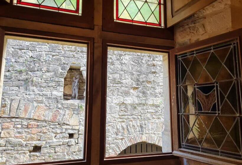 سوییت لوکس, La Maison Bakéa