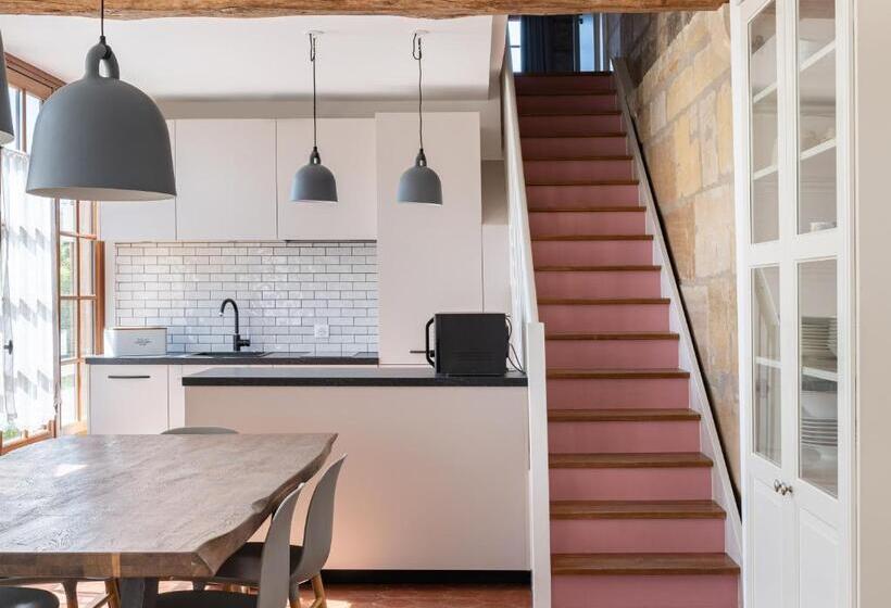 오두막, La Maison Forte