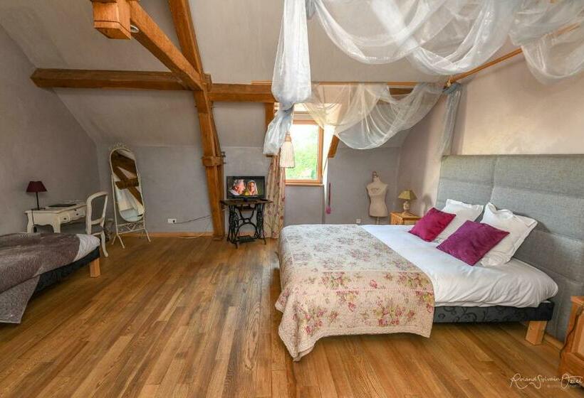 Номер Стандарт Трехместный, Le Manoir Du Pas Jahan