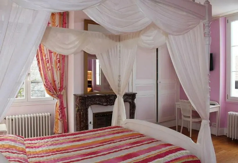 Deluxe-huone Allasnäkymä, Manoir François 1er