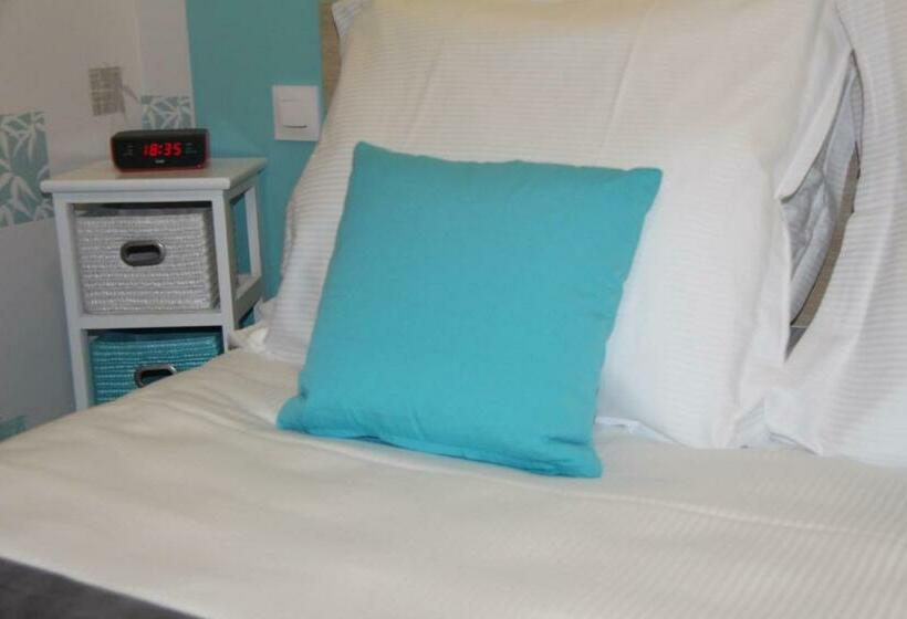 标准间, Au Petit Bonheur