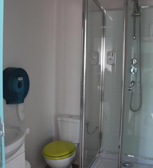 标准间, Au Petit Bonheur