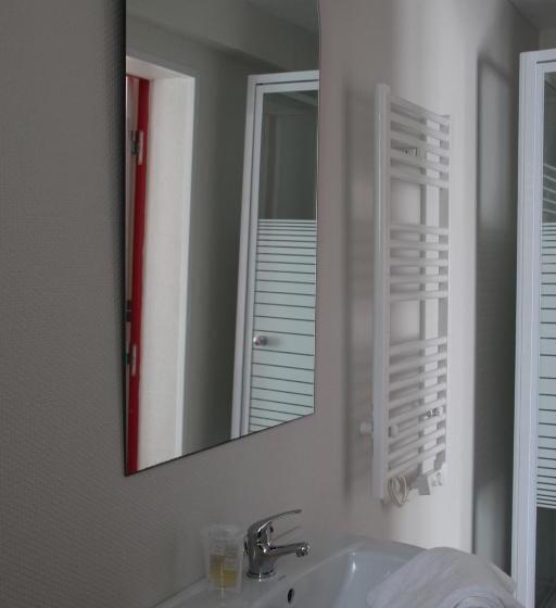 标准间, Au Petit Bonheur