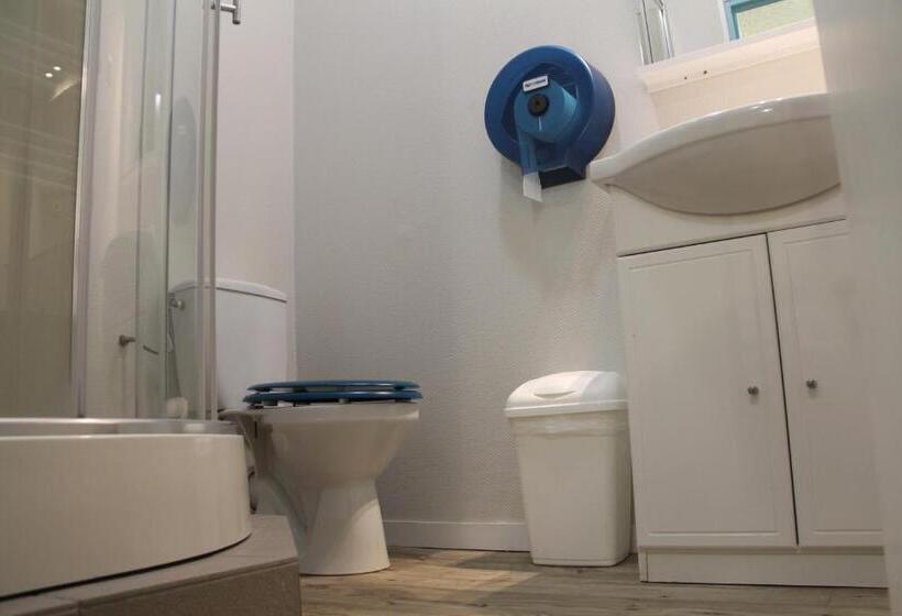 标准间, Au Petit Bonheur