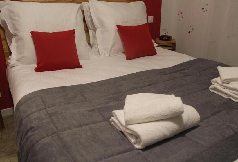 四人标准间, Au Petit Bonheur