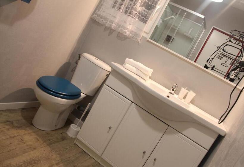 四人标准间, Au Petit Bonheur