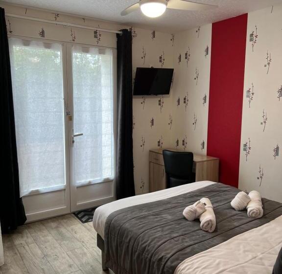 标准间, Au Petit Bonheur