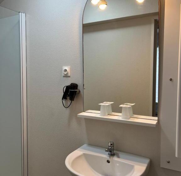 标准间, Au Petit Bonheur