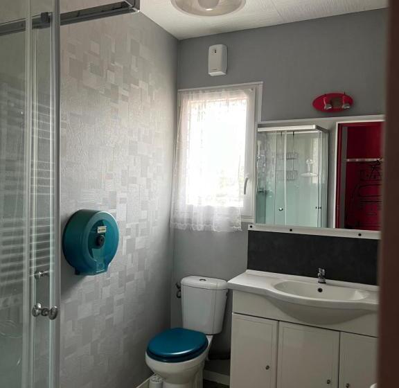 四人标准间, Au Petit Bonheur