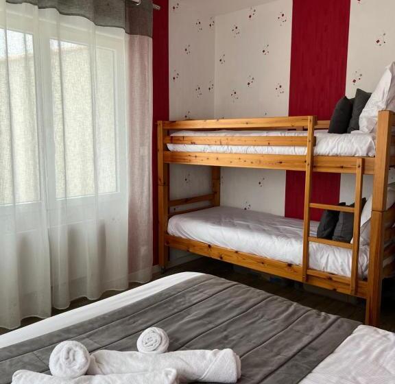 四人标准间, Au Petit Bonheur