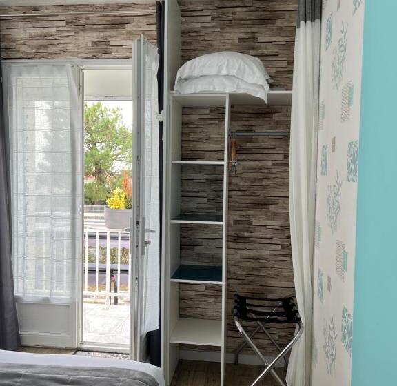 标准间, Au Petit Bonheur