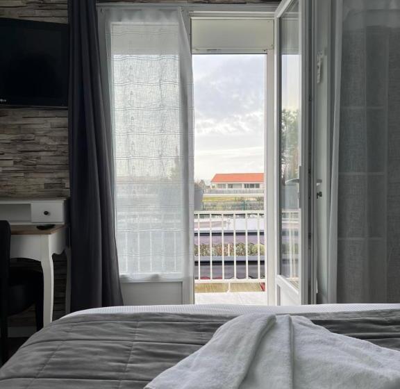 标准间, Au Petit Bonheur