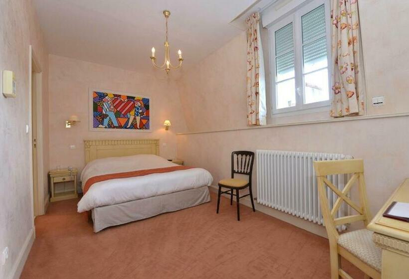 חדר קלאסי, Castel Jeanson