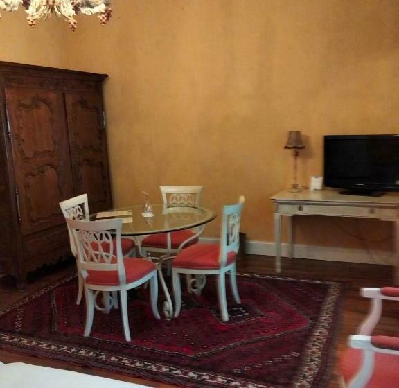 סוויטה, Castel Jeanson