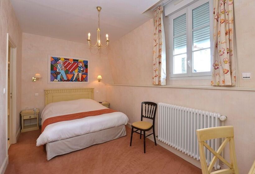 חדר קלאסי, Castel Jeanson