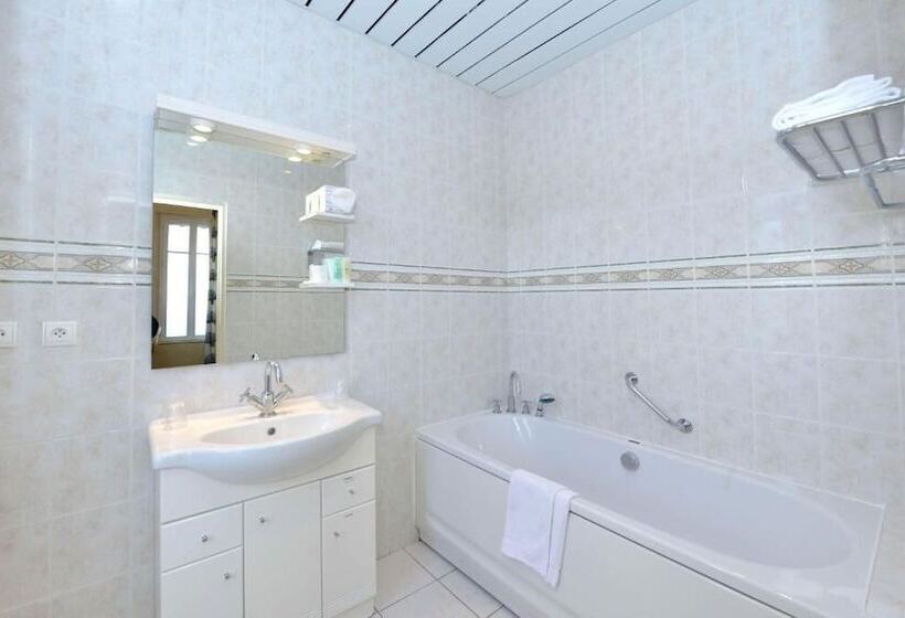 חדר סופריור, Castel Jeanson